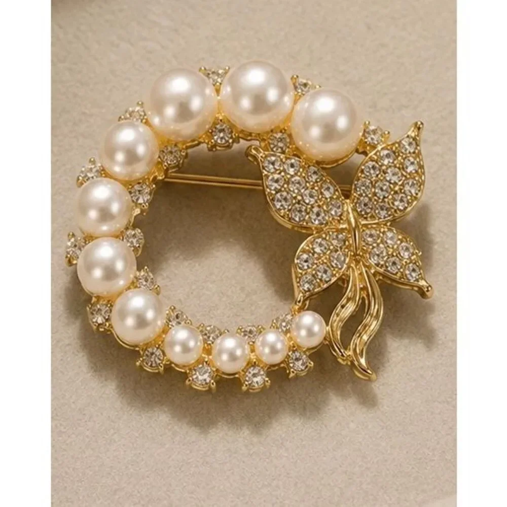 Butterfly Lapel Pin – Gold Tone Bro Brooch with Faux Pearls & Rhinestones